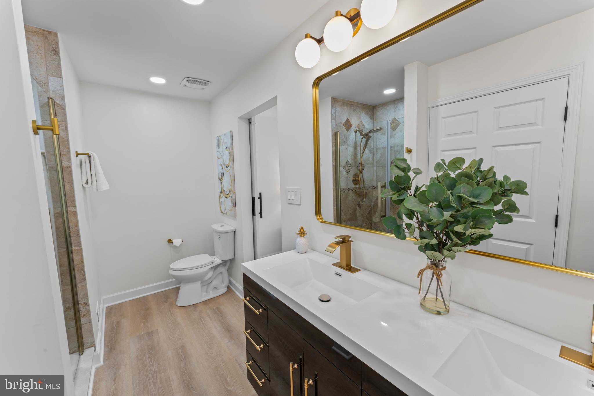 CAMELOT - Residential Lease