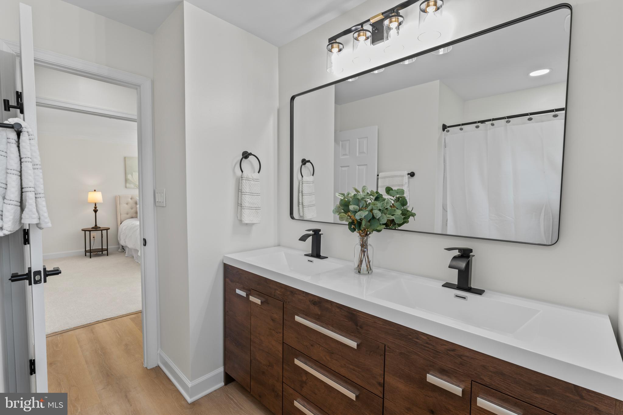 CAMELOT - Residential Lease