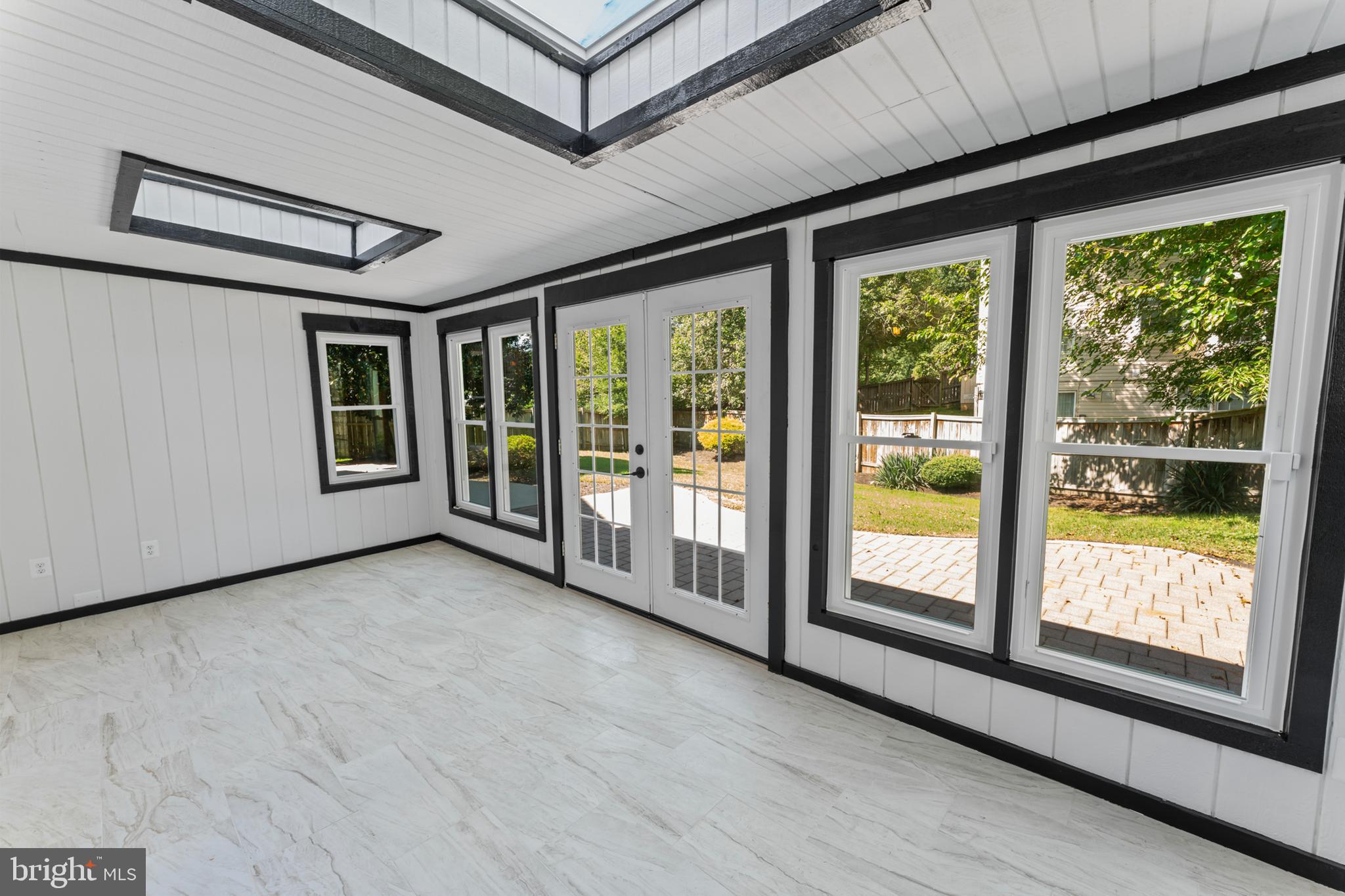 CAMELOT - Residential Lease