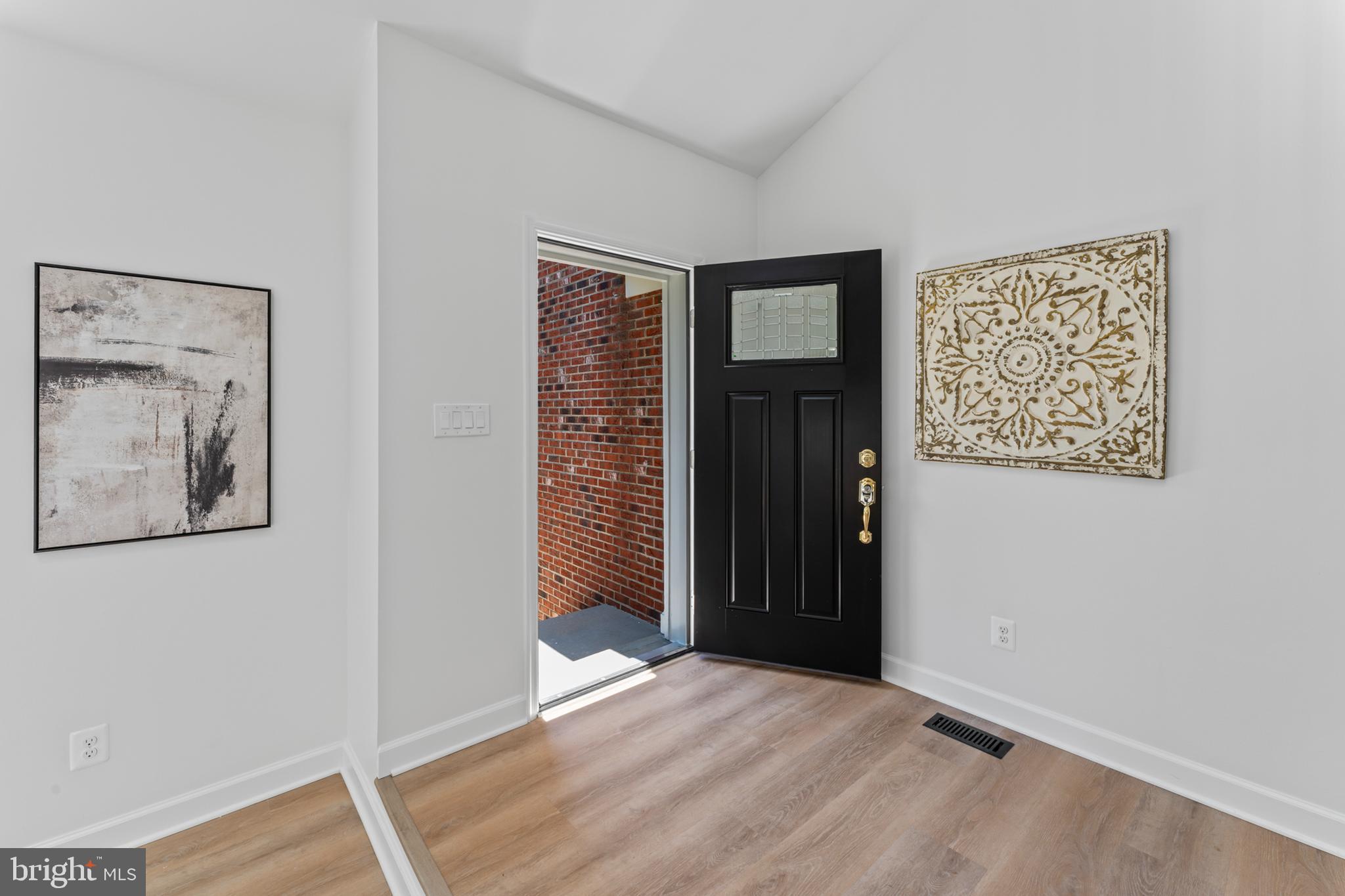 CAMELOT - Residential Lease