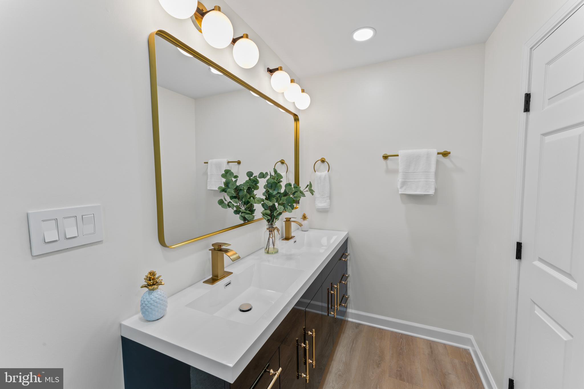 CAMELOT - Residential Lease