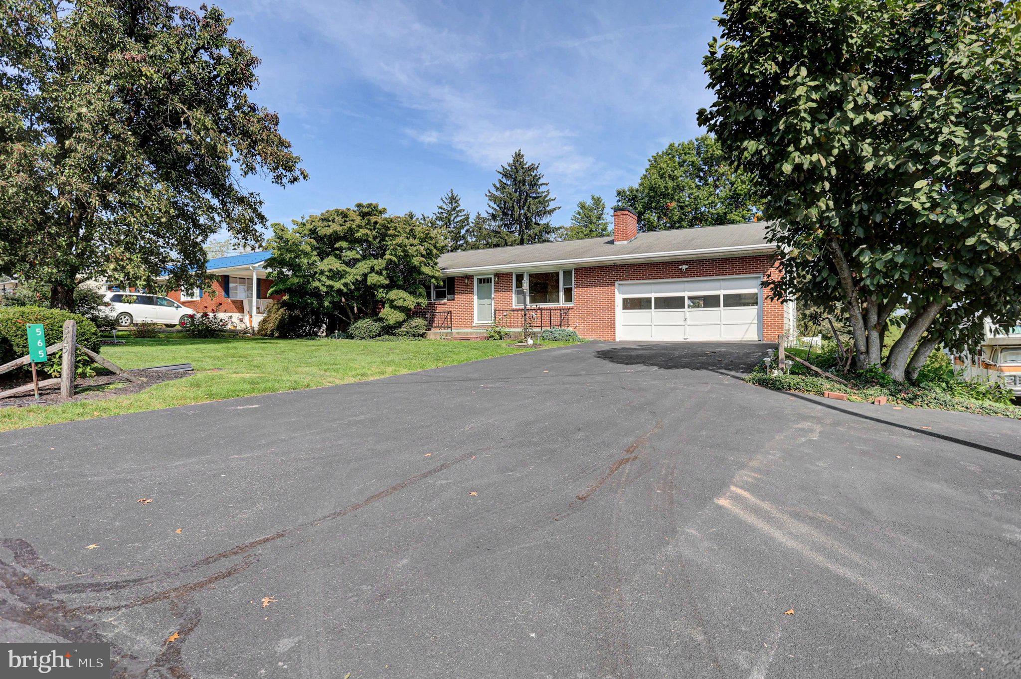 565 LINDIA DRIVE