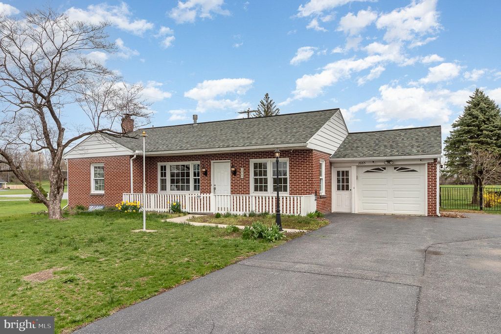 Photo of 2065 Harrisburg Avenue, MOUNT JOY, PA 17552 (MLS # PALA2067222)