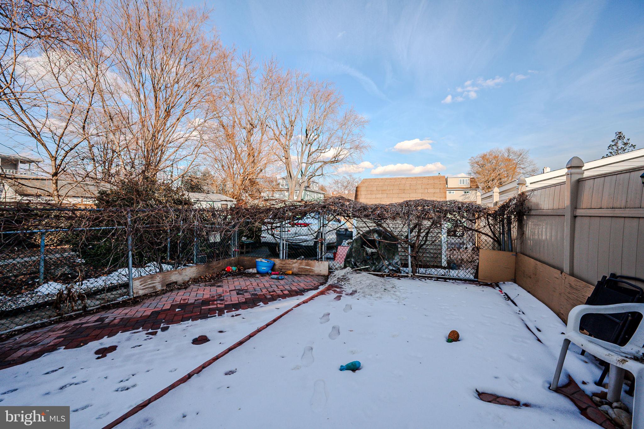 LYNNWOOD - Residential