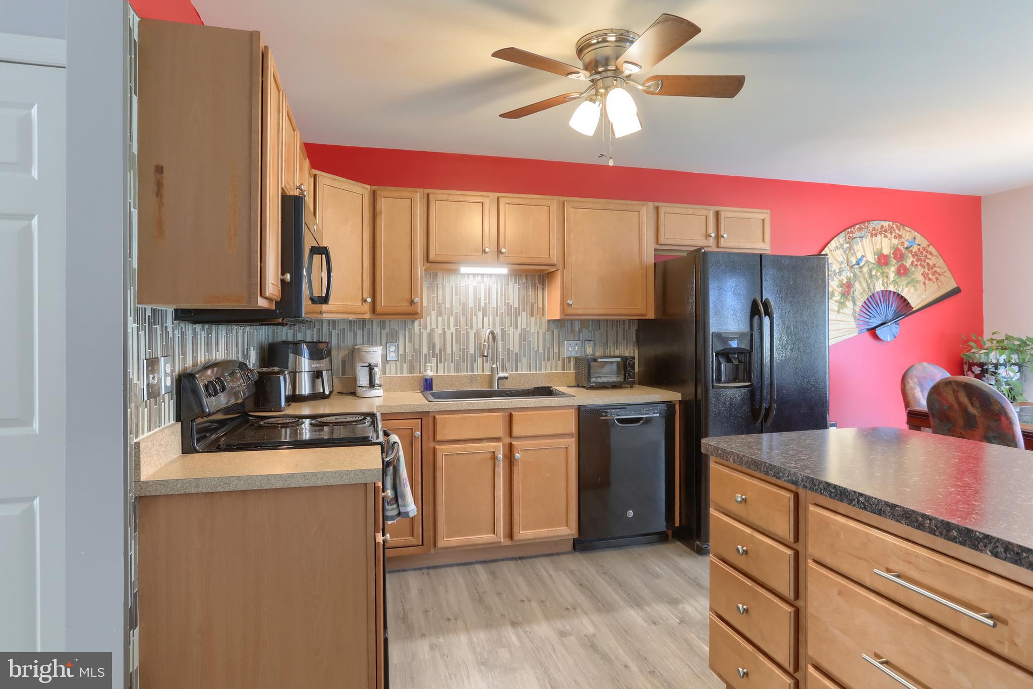 111 N VILLAGE CIR L-0119