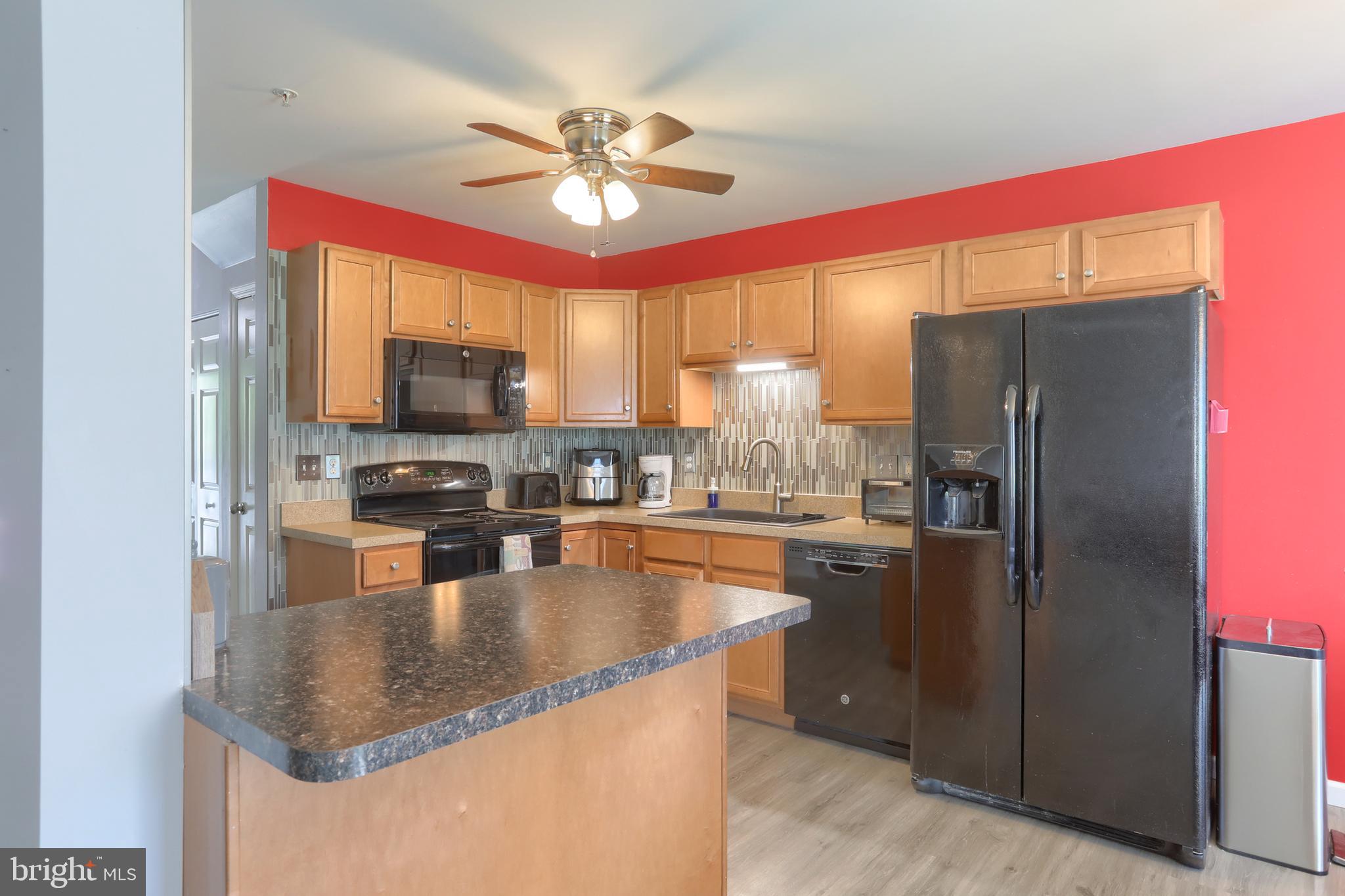 111 N VILLAGE CIR L-0119