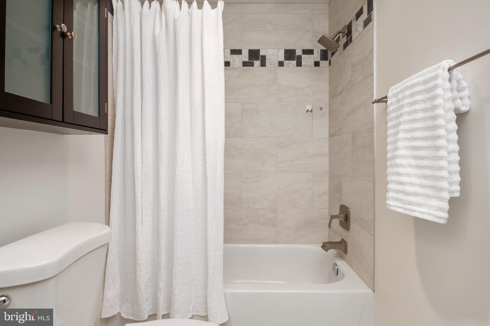 ADMIRAL REACH AT HARBOUR GATES - Residential