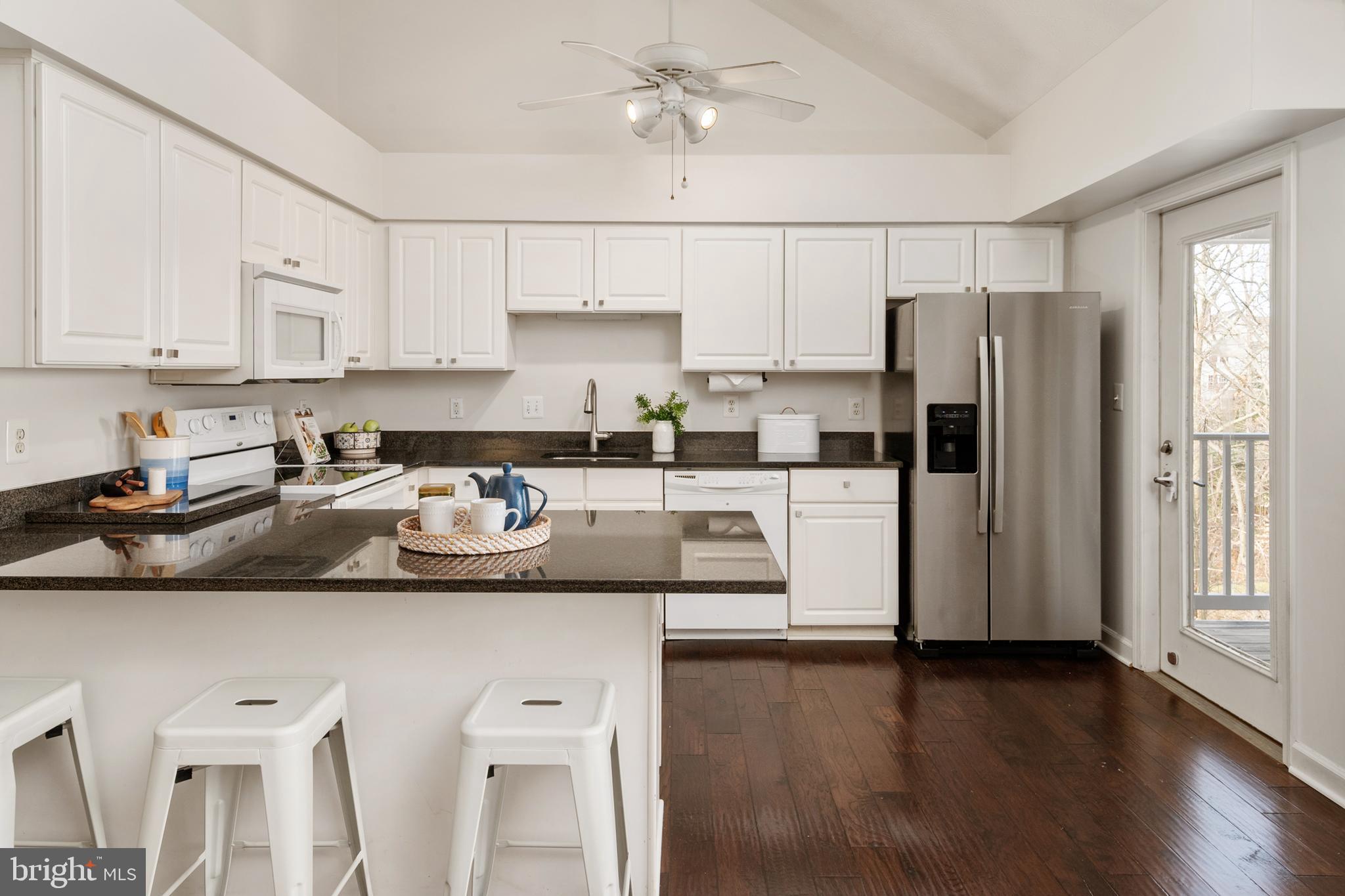 ADMIRAL REACH AT HARBOUR GATES - Residential