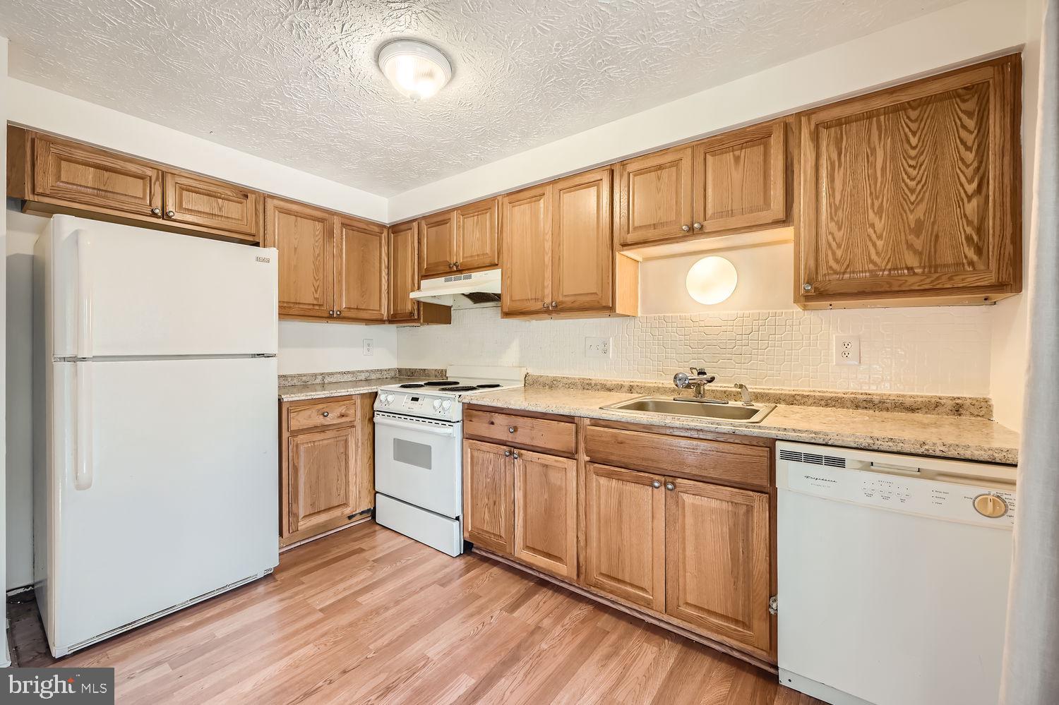 POPPLETON - Residential Lease