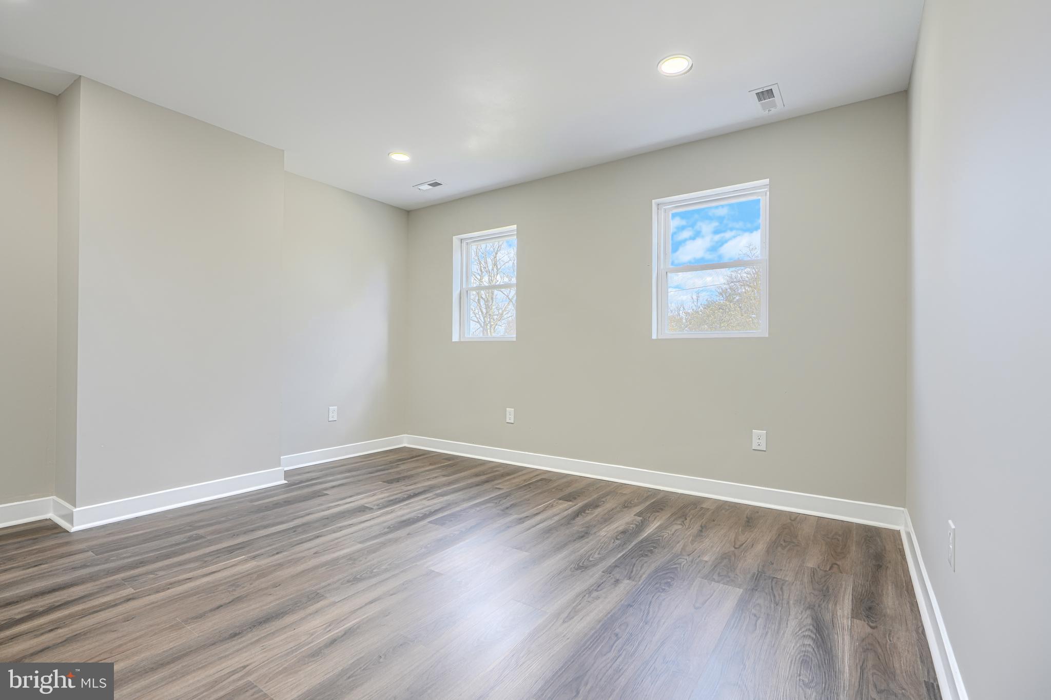 MOUNT WASHINGTON - Residential