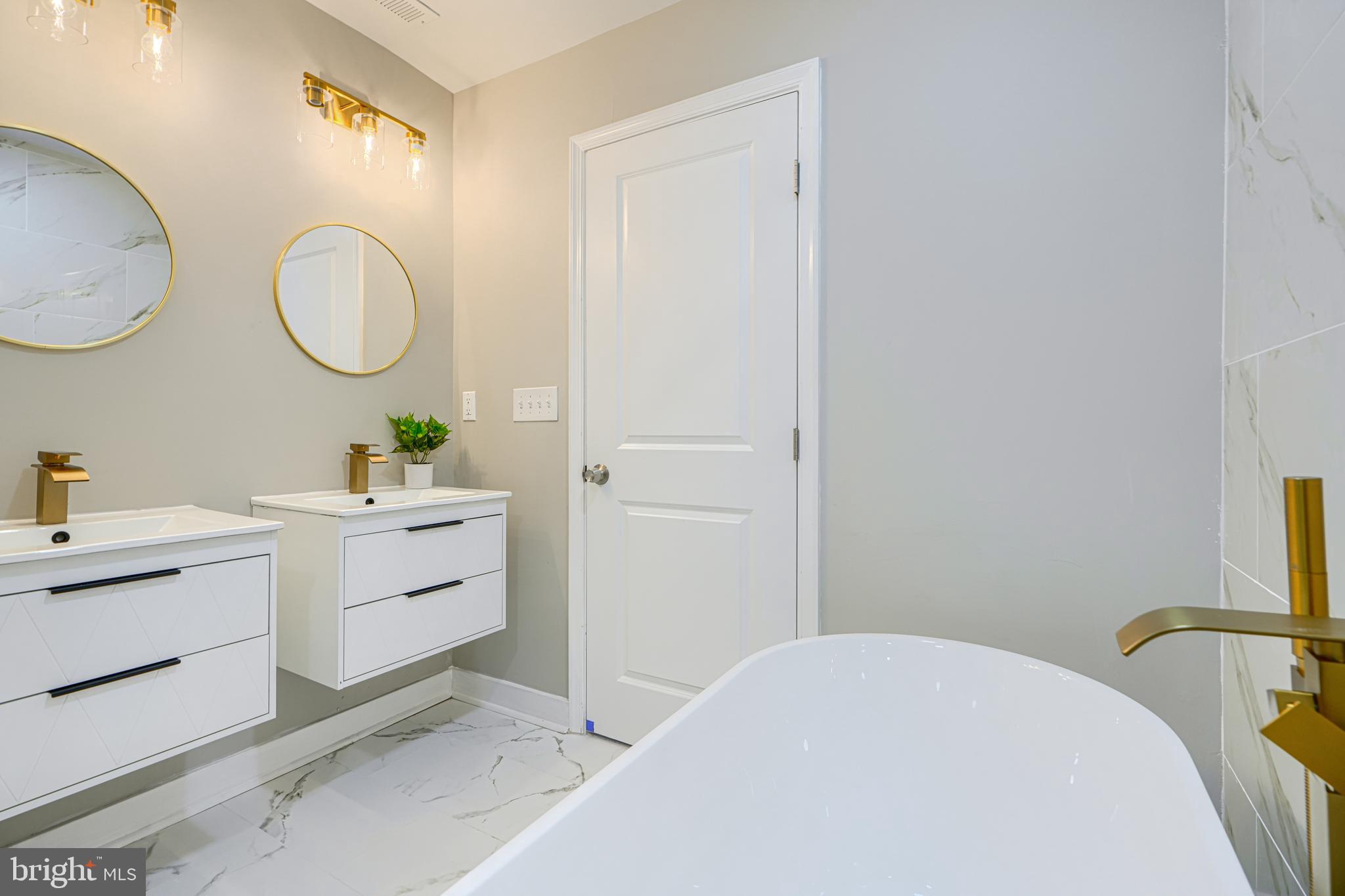 MOUNT WASHINGTON - Residential