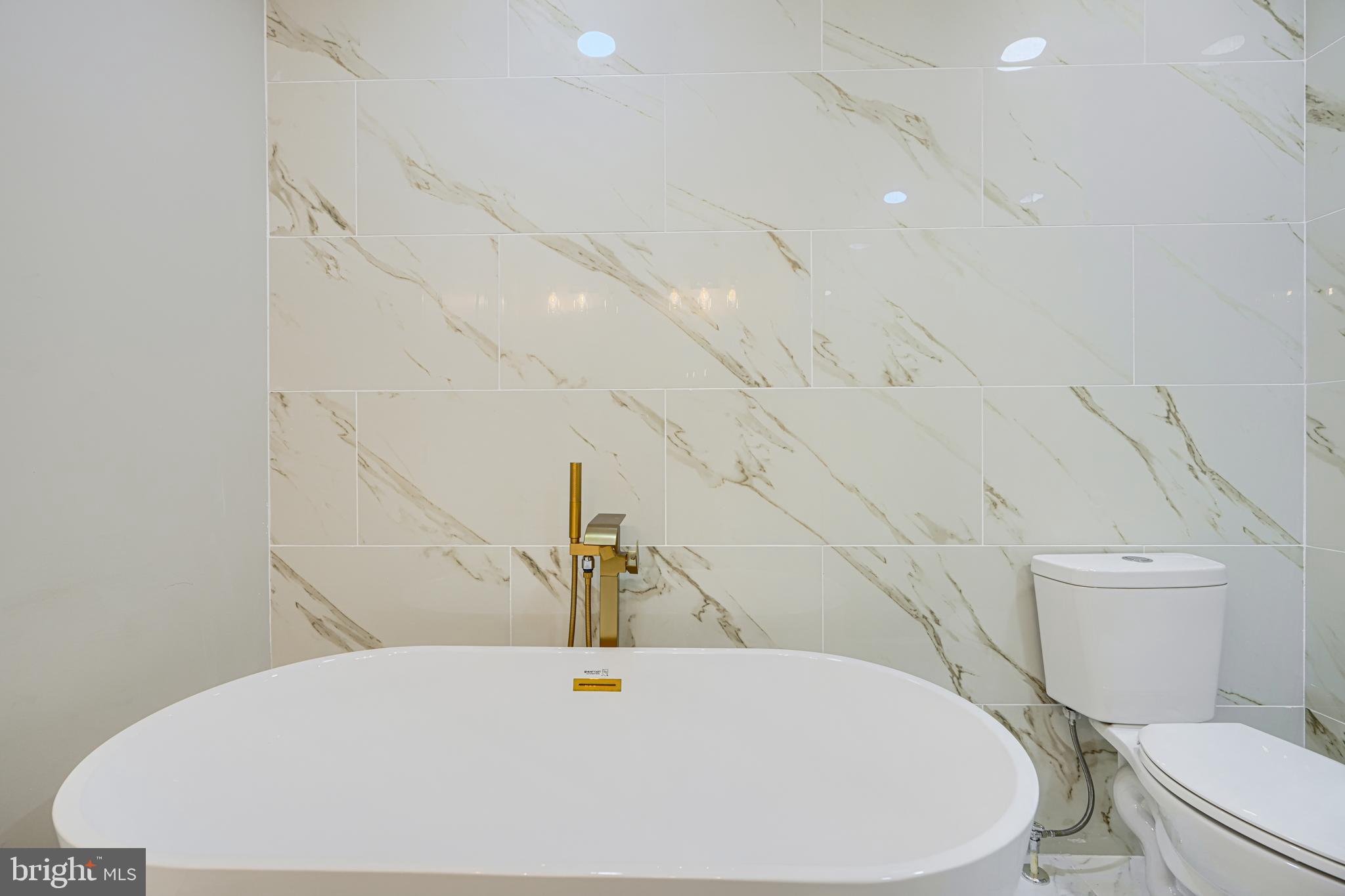 MOUNT WASHINGTON - Residential