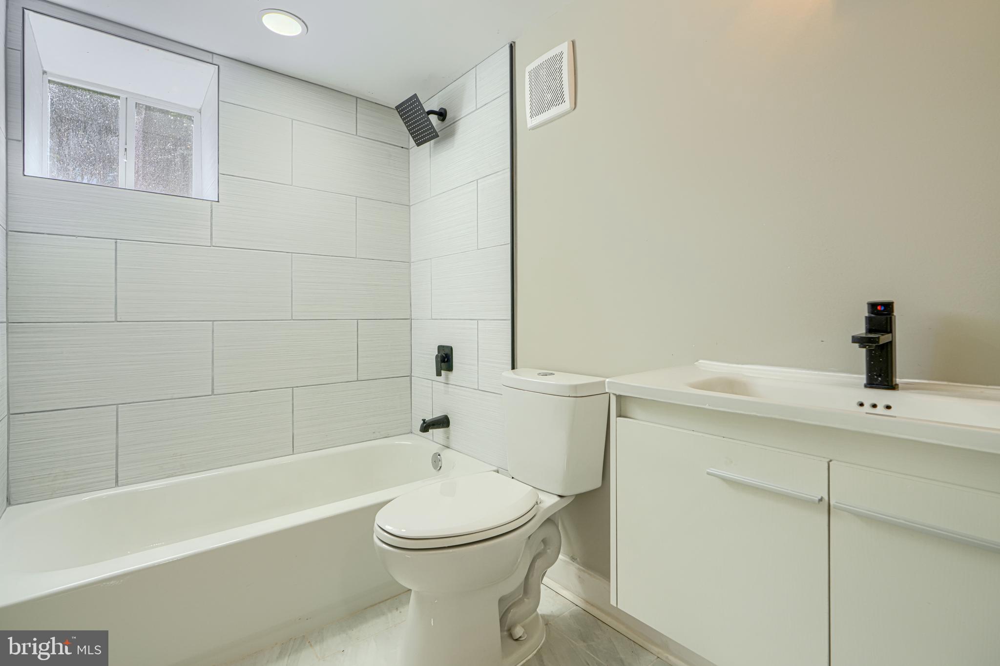 MOUNT WASHINGTON - Residential