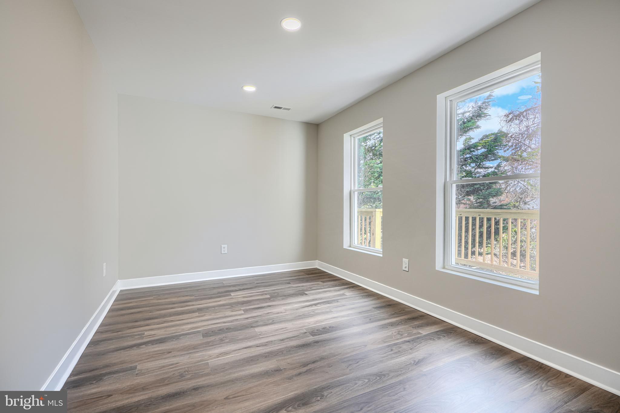 MOUNT WASHINGTON - Residential