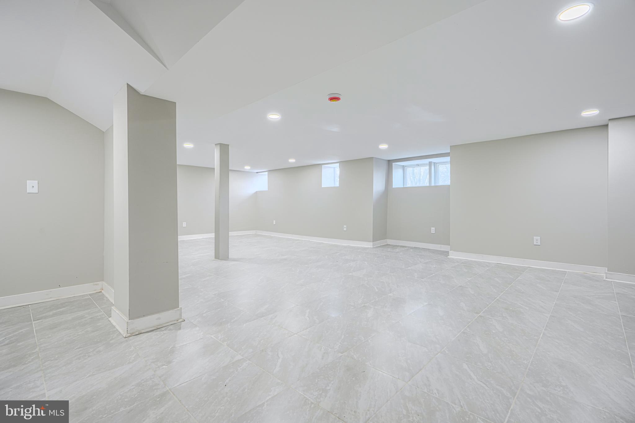 MOUNT WASHINGTON - Residential