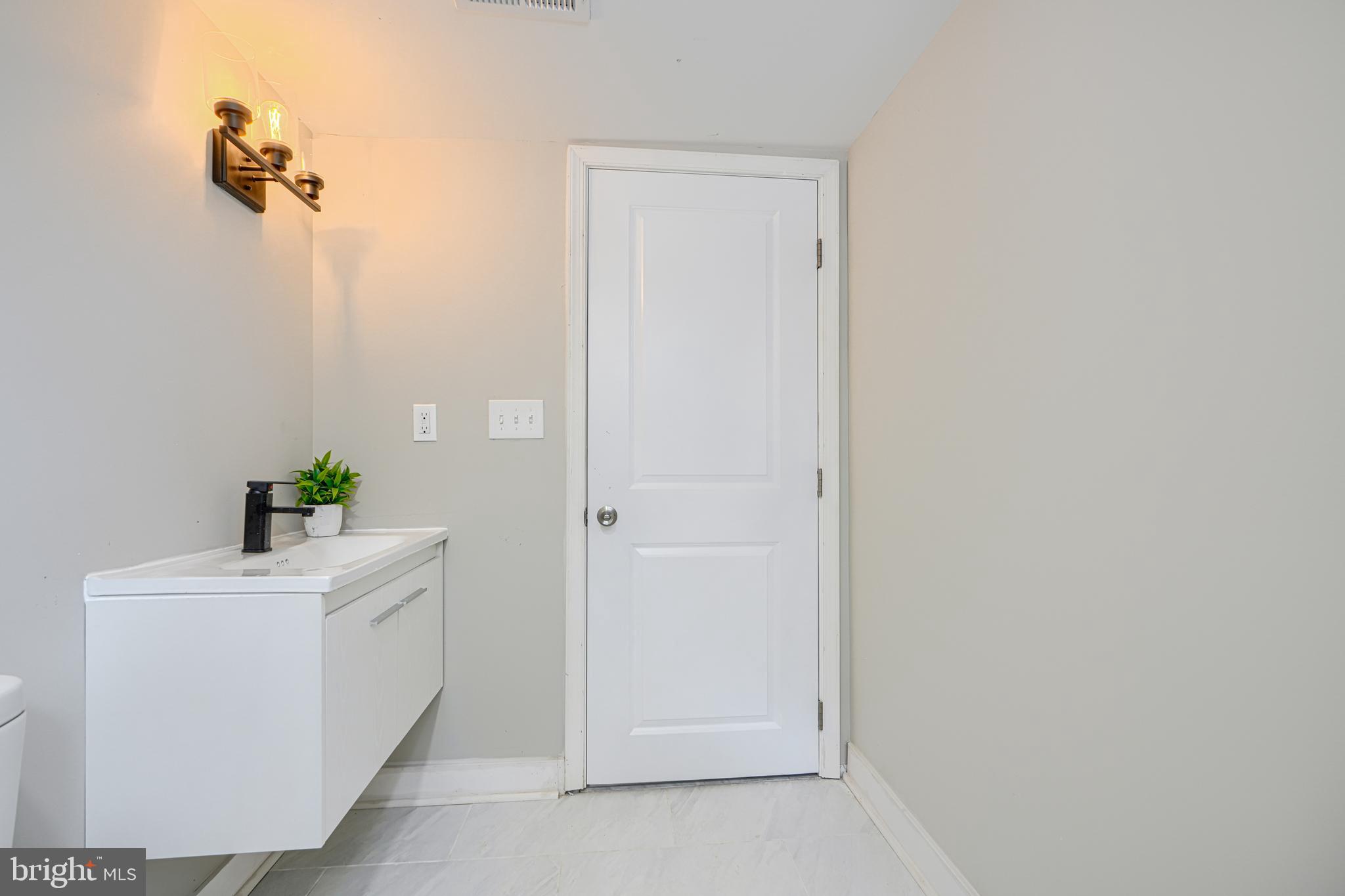 MOUNT WASHINGTON - Residential