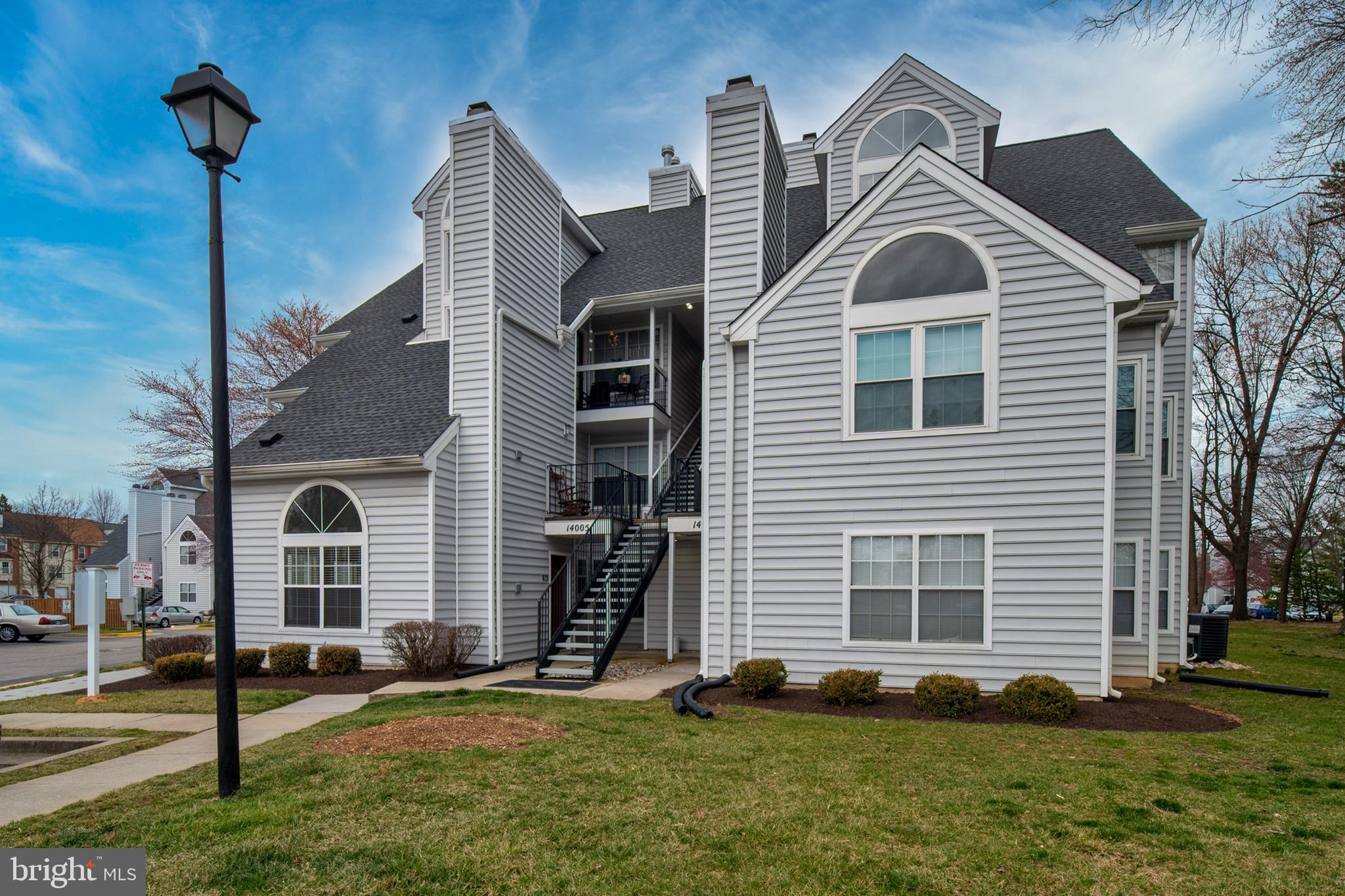 VISTAS AT LAUREL LAKES - Residential Lease