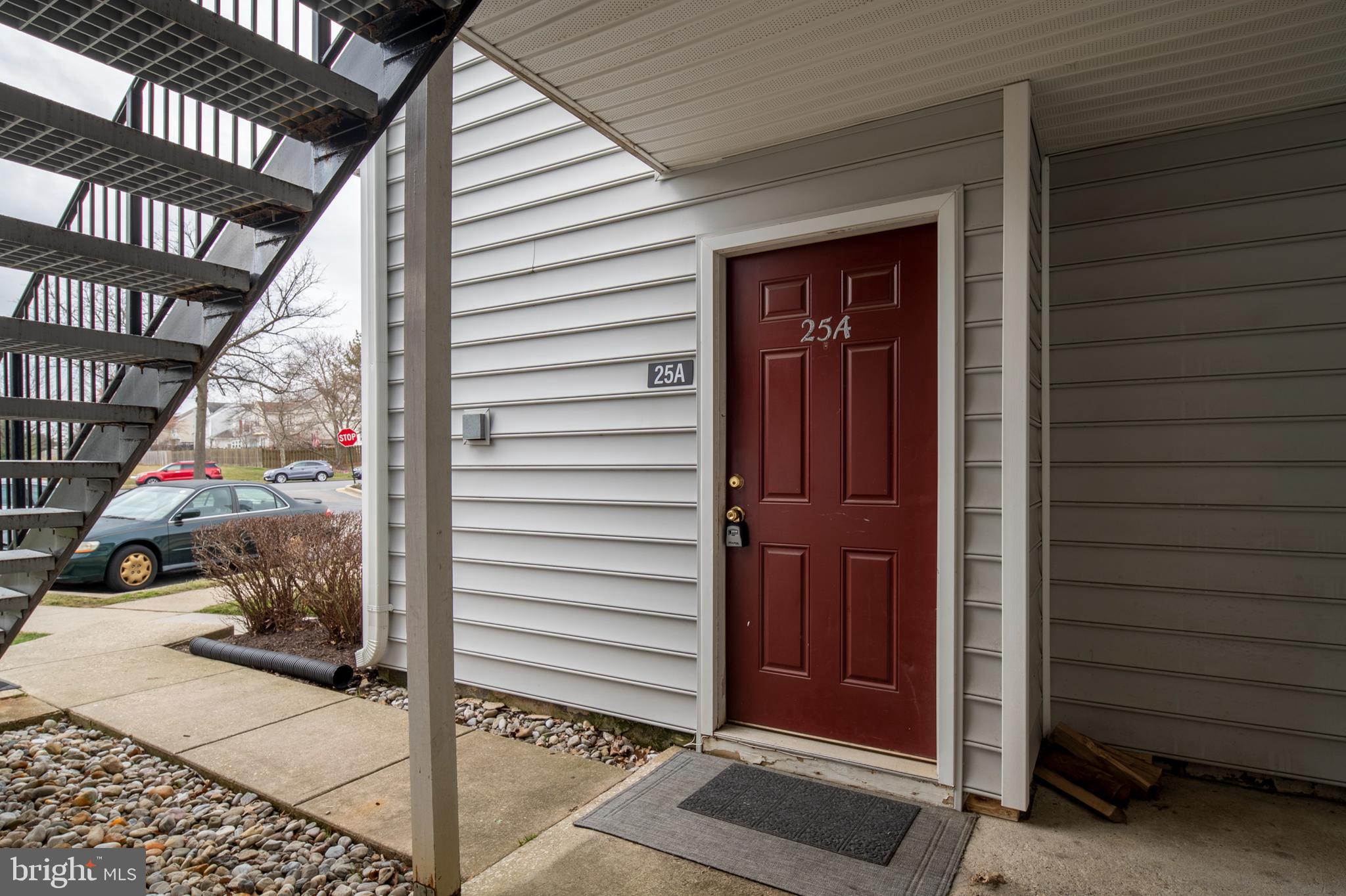 VISTAS AT LAUREL LAKES - Residential Lease