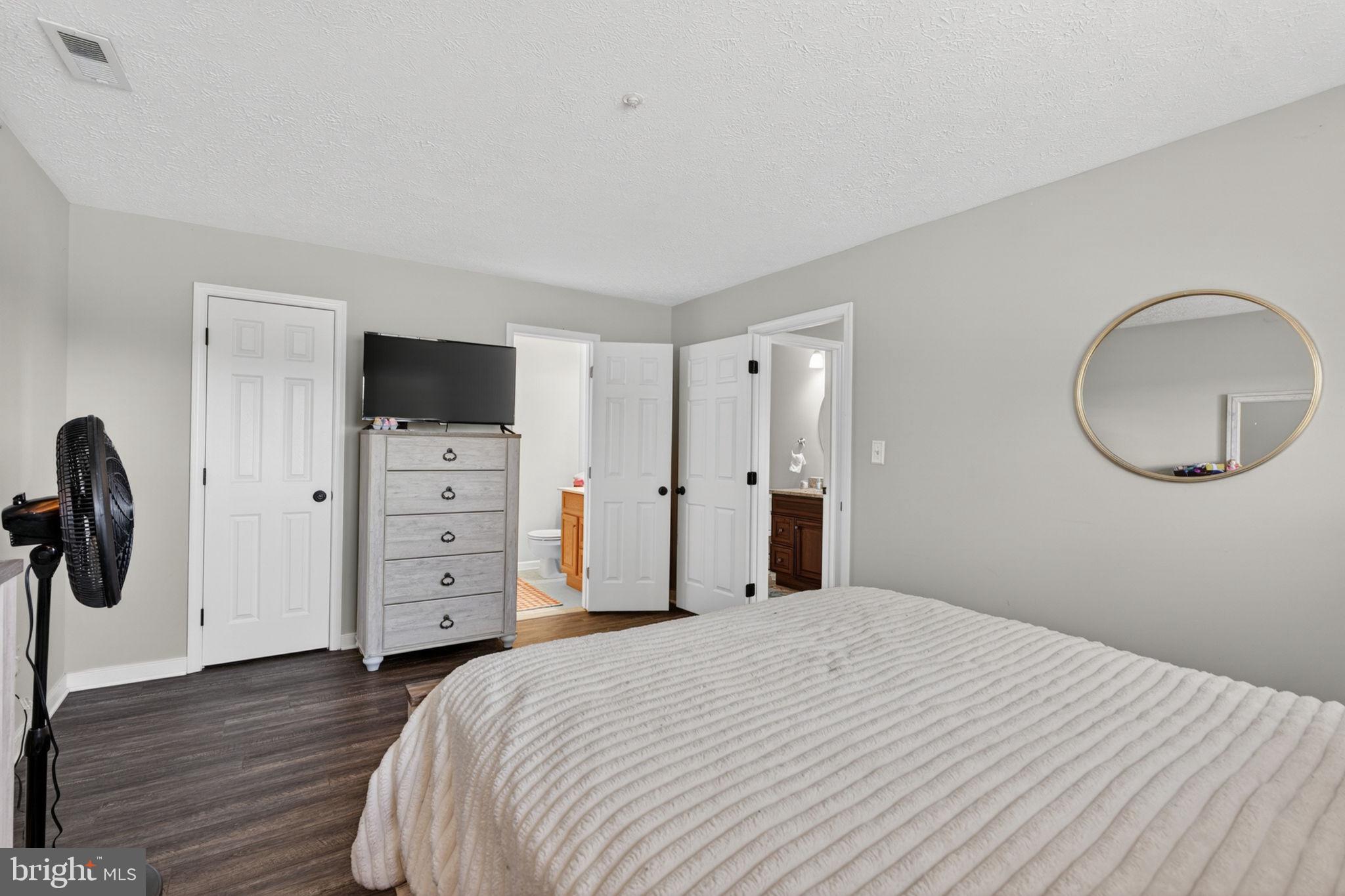 POND CONDOMINIUMS - Residential