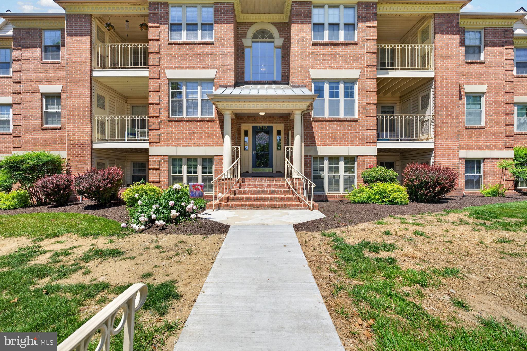 POND CONDOMINIUMS - Residential