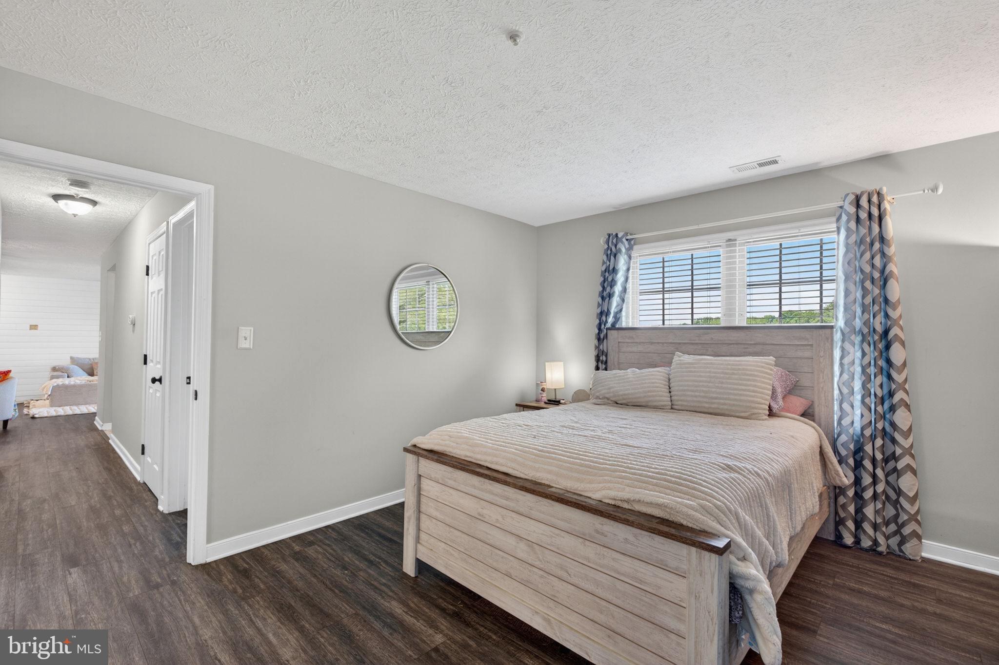 POND CONDOMINIUMS - Residential