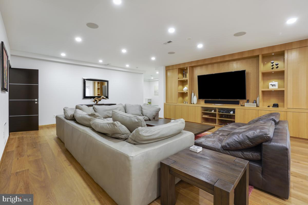 BRAMBLETON LANDBAY - Residential