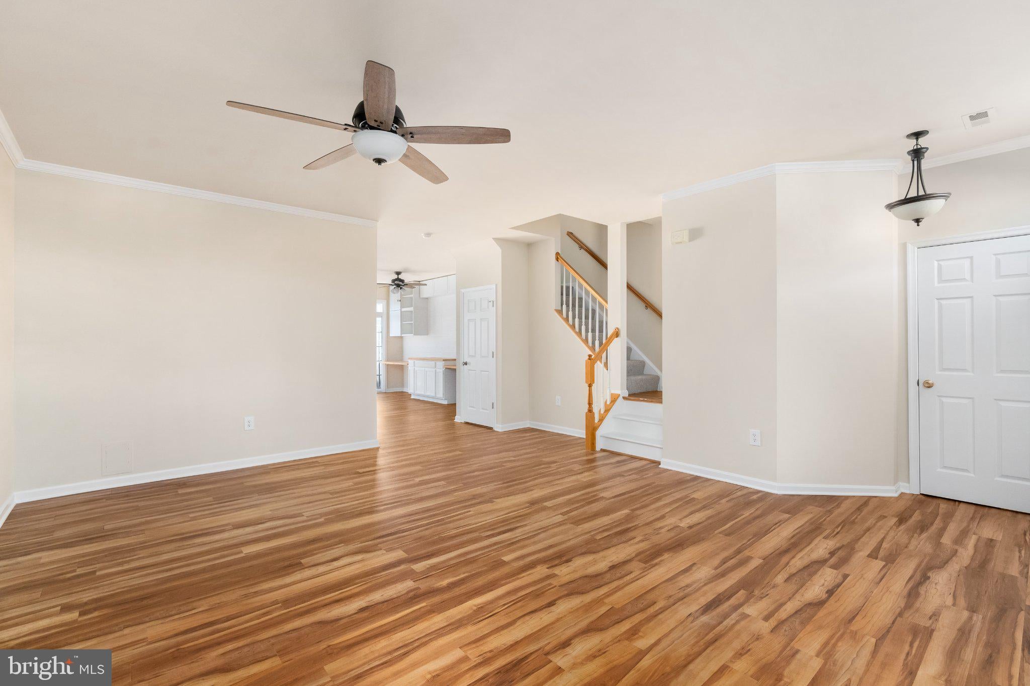 5209 DRAKES COURT