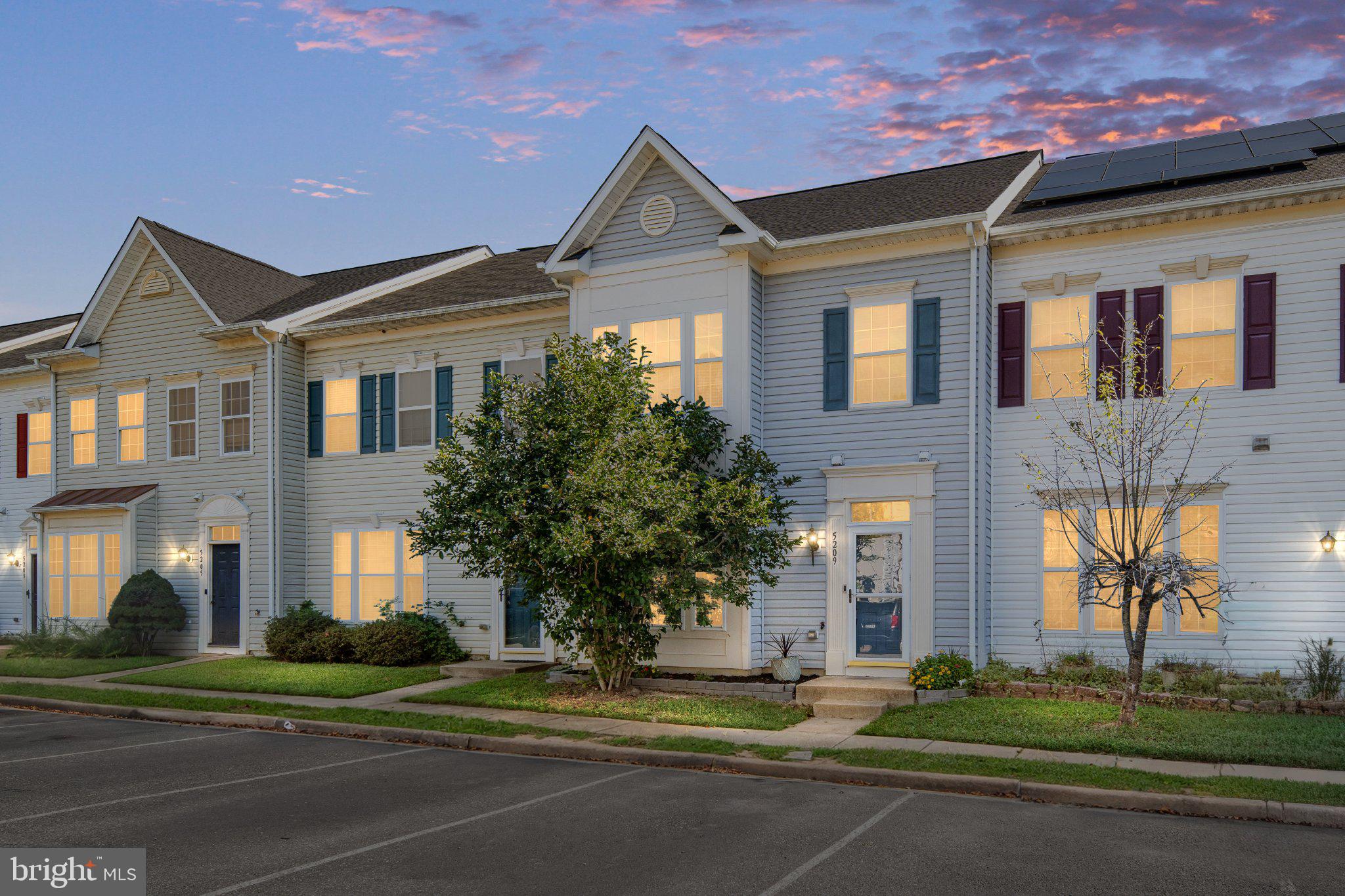 5209 DRAKES COURT
