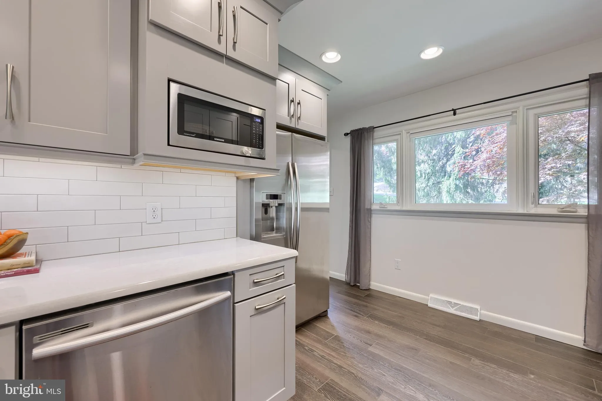 Lancaster, Pennsylvania 17601, United States, 3 Bedrooms Bedrooms, ,3 BathroomsBathrooms,Residential,Pending,119552