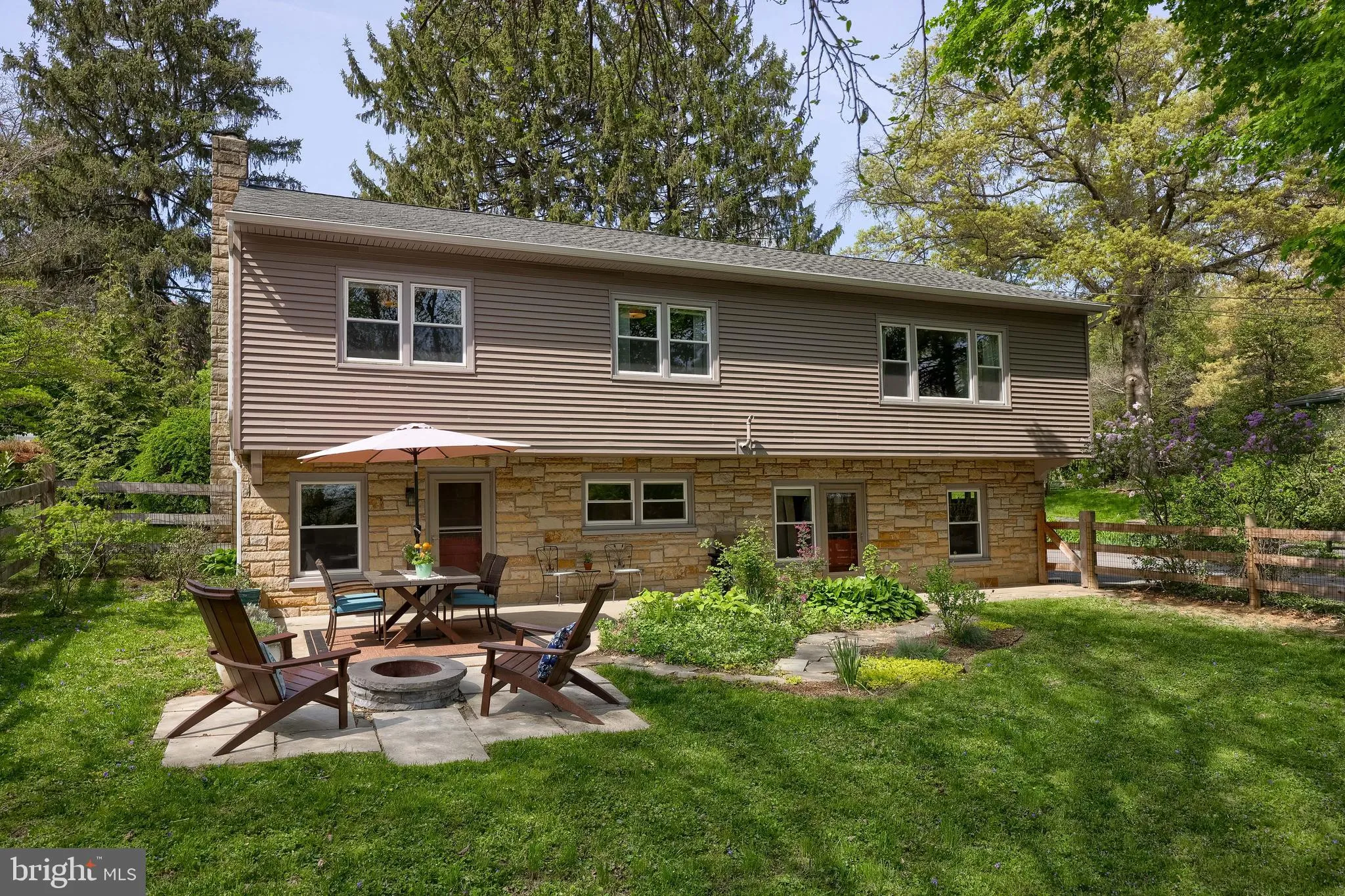 Lancaster, Pennsylvania 17601, United States, 3 Bedrooms Bedrooms, ,3 BathroomsBathrooms,Residential,Pending,119552