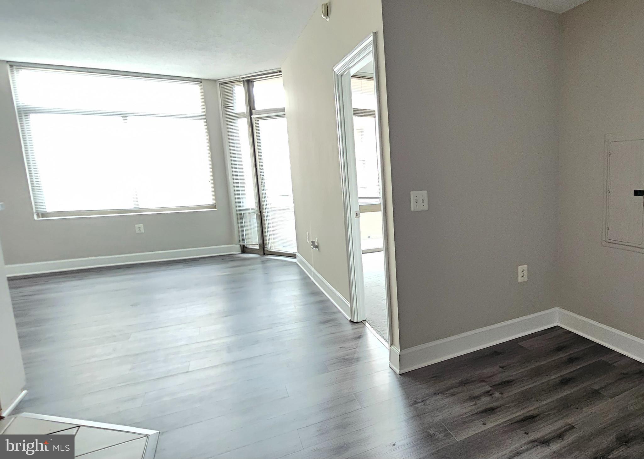 ECLIPSE ON CENTER PARK - Residential