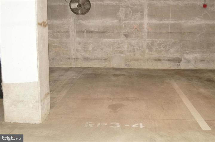 ECLIPSE ON CENTER PARK - Residential