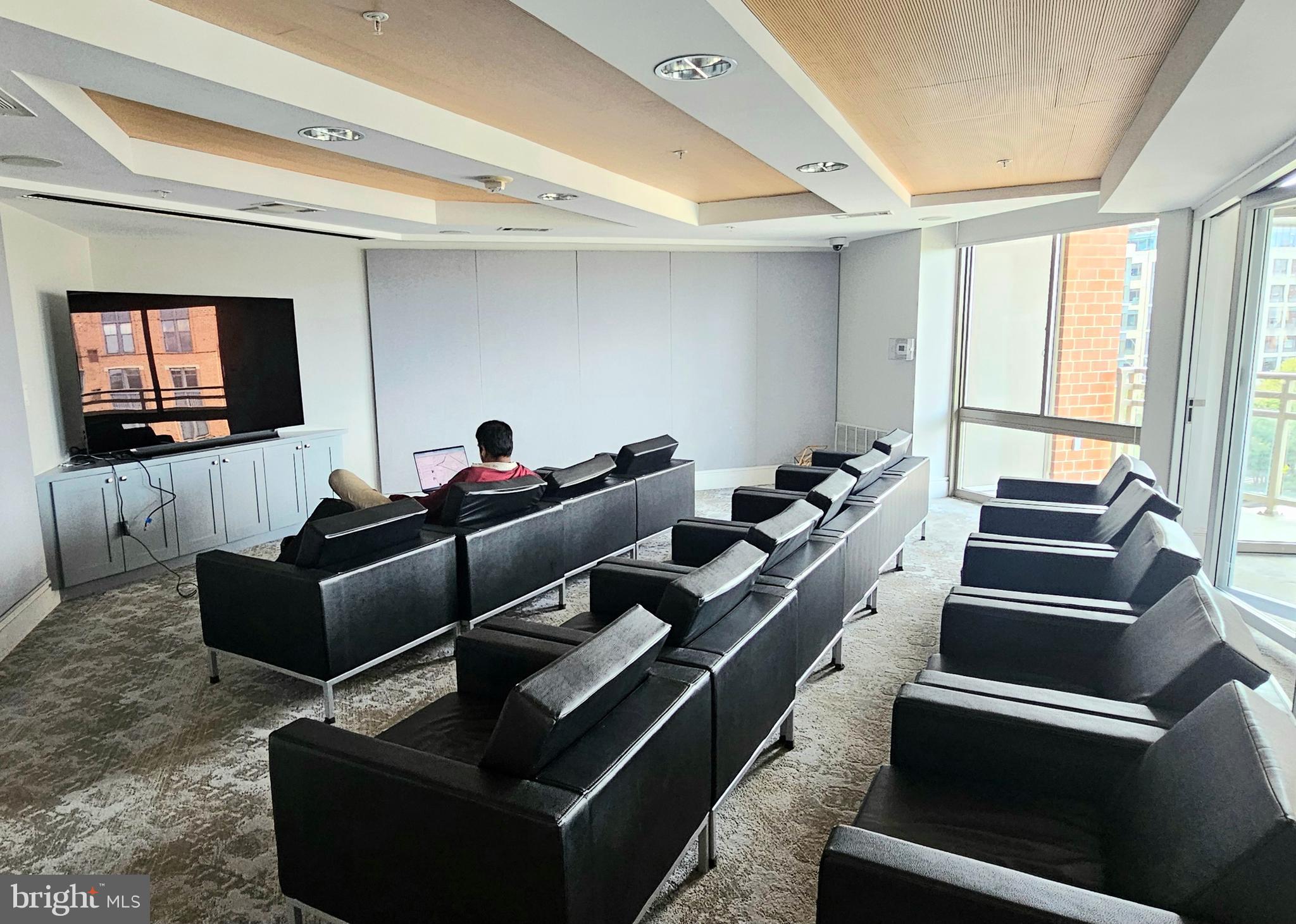 ECLIPSE ON CENTER PARK - Residential