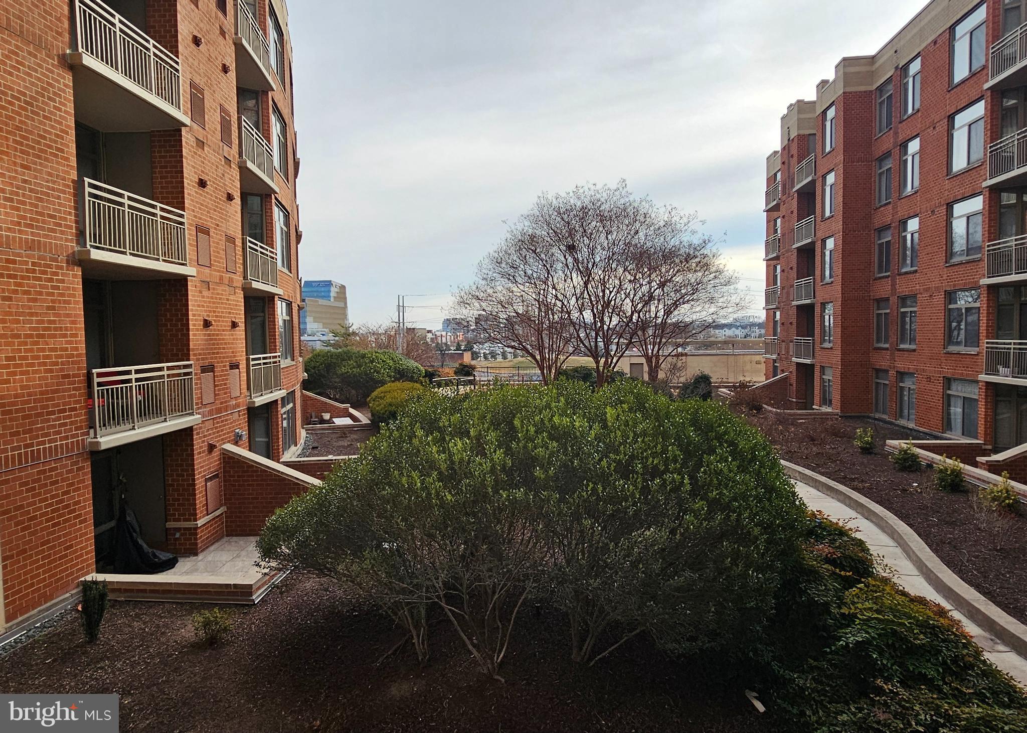 ECLIPSE ON CENTER PARK - Residential