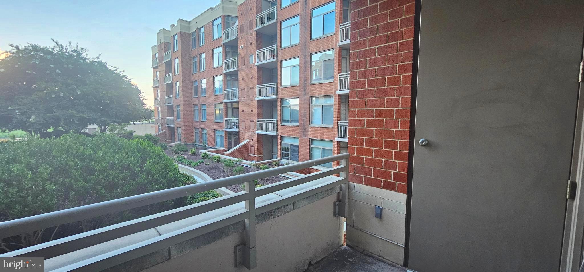 ECLIPSE ON CENTER PARK - Residential