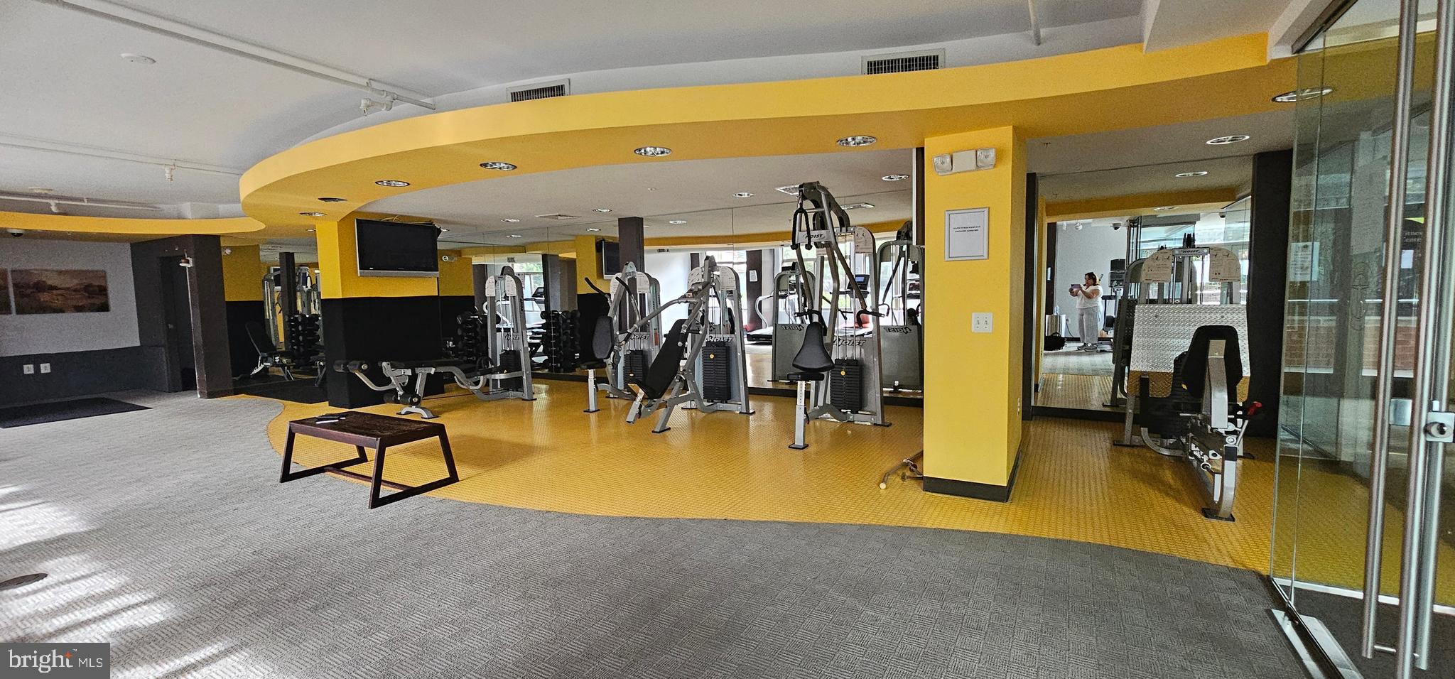 ECLIPSE ON CENTER PARK - Residential