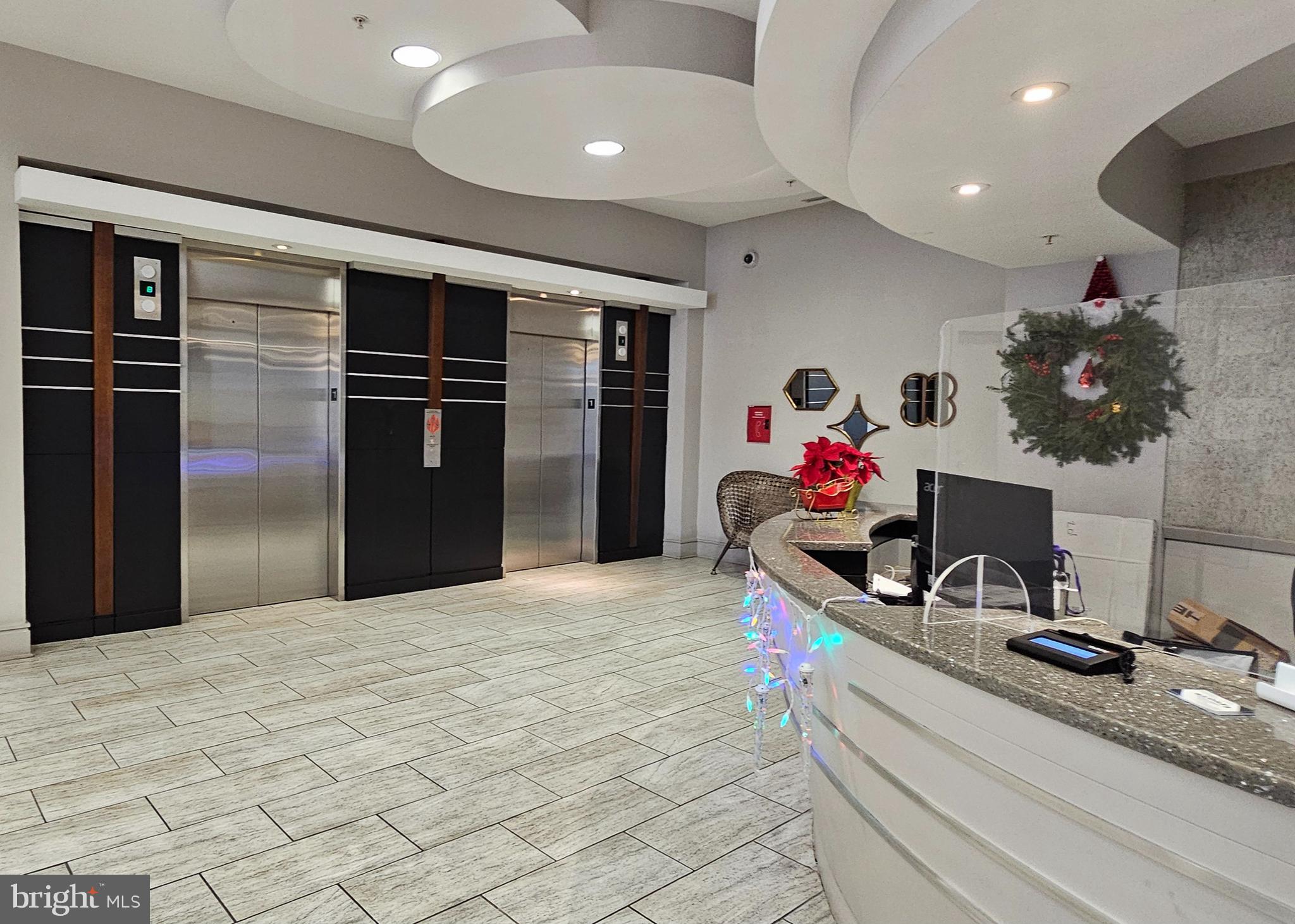 ECLIPSE ON CENTER PARK - Residential