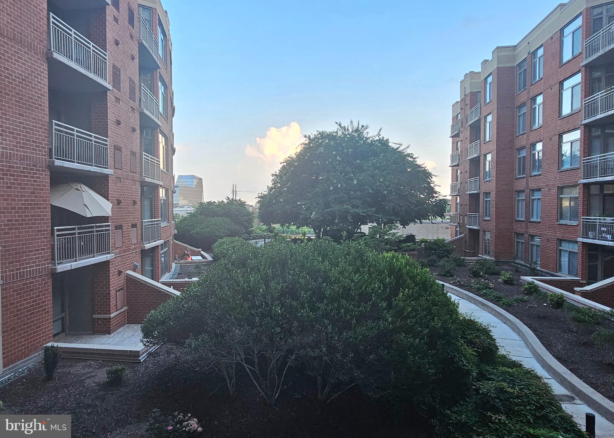 ECLIPSE ON CENTER PARK - Residential