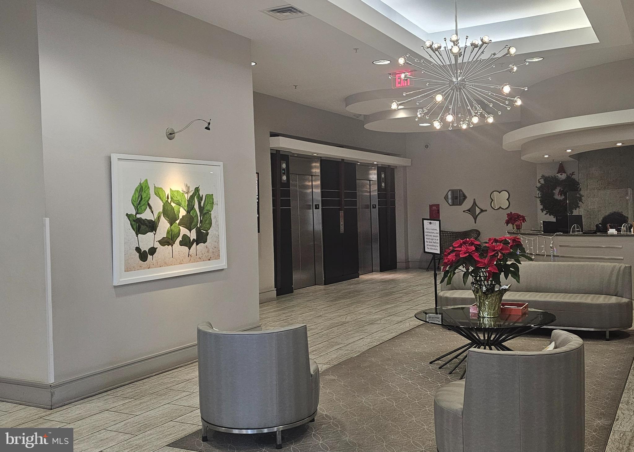 ECLIPSE ON CENTER PARK - Residential