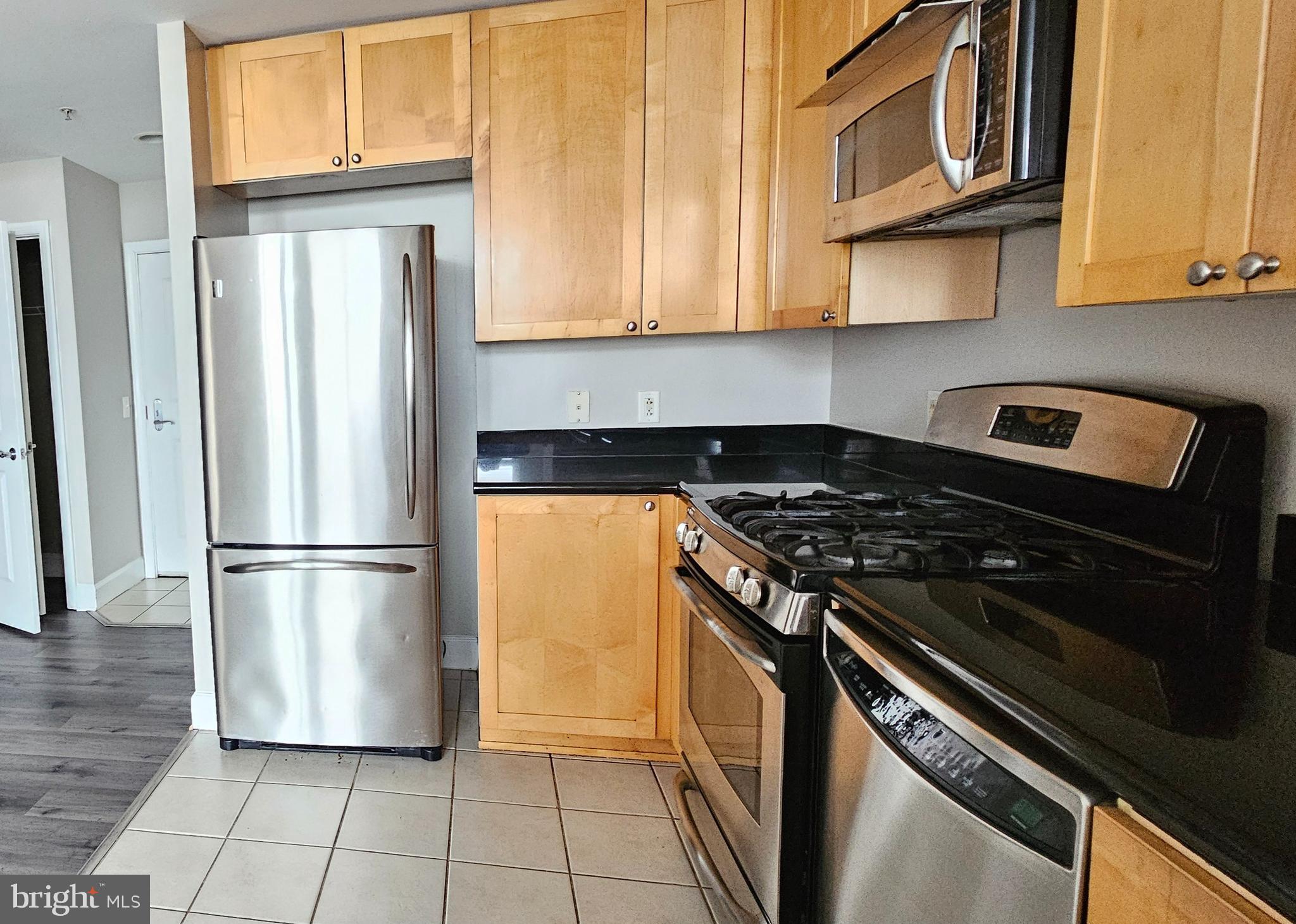 ECLIPSE ON CENTER PARK - Residential