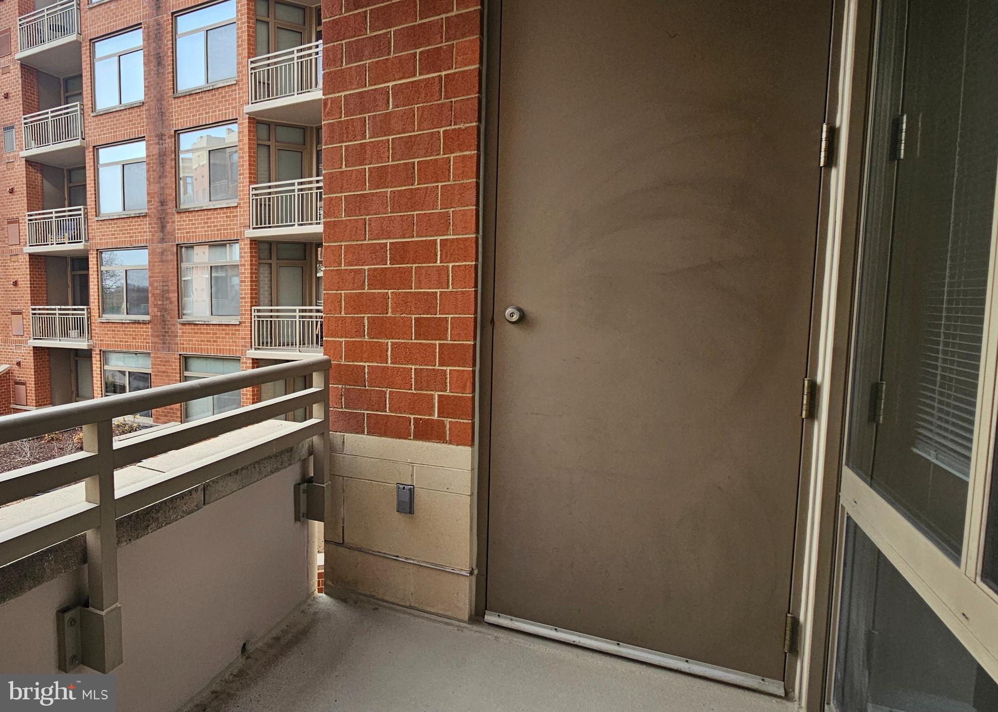 ECLIPSE ON CENTER PARK - Residential