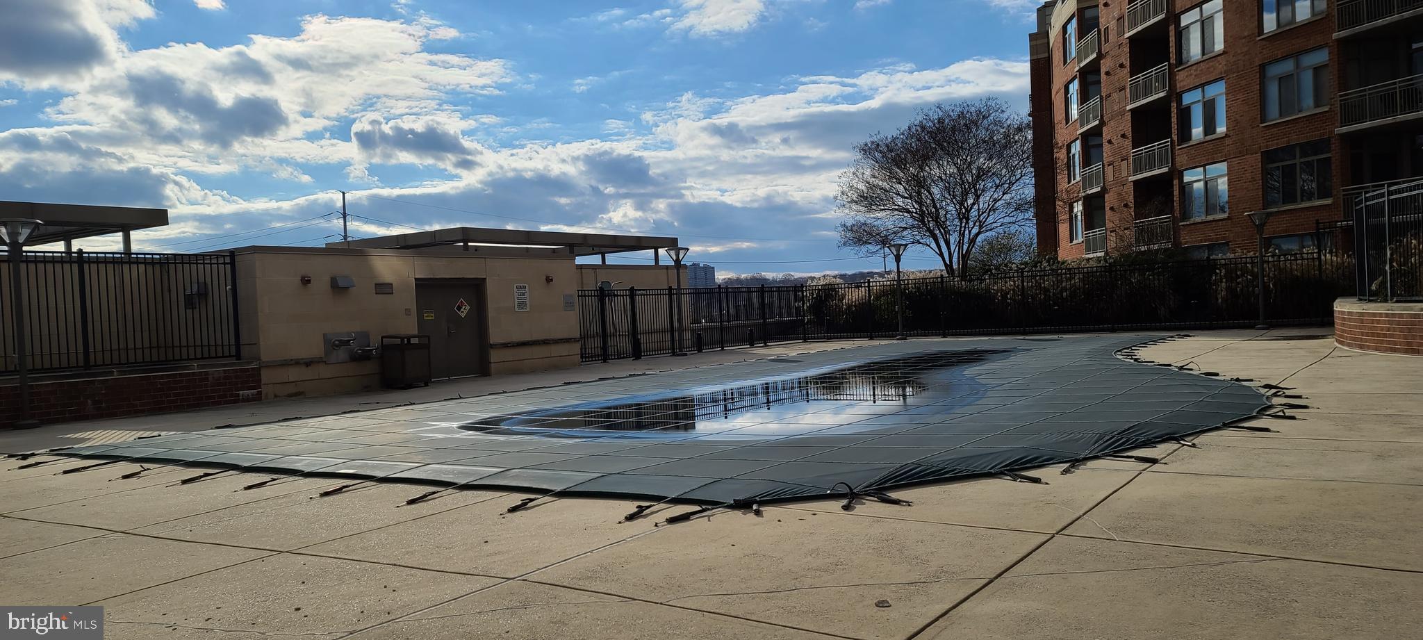 ECLIPSE ON CENTER PARK - Residential