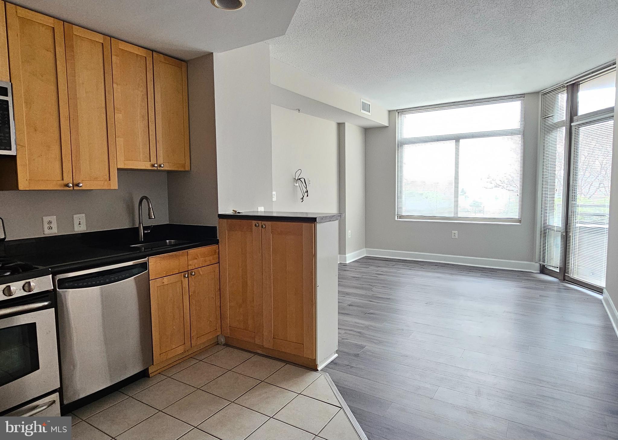 ECLIPSE ON CENTER PARK - Residential