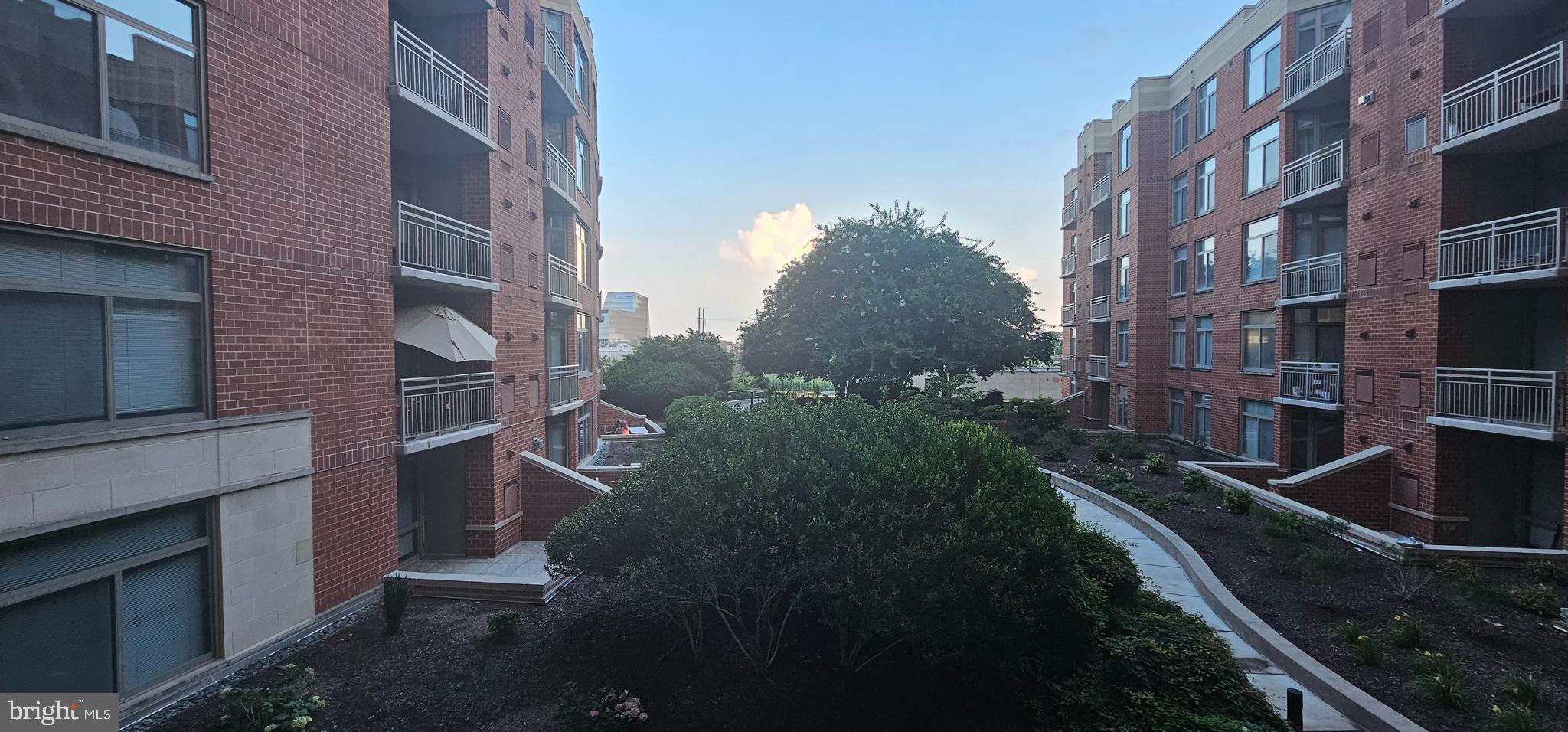 ECLIPSE ON CENTER PARK - Residential