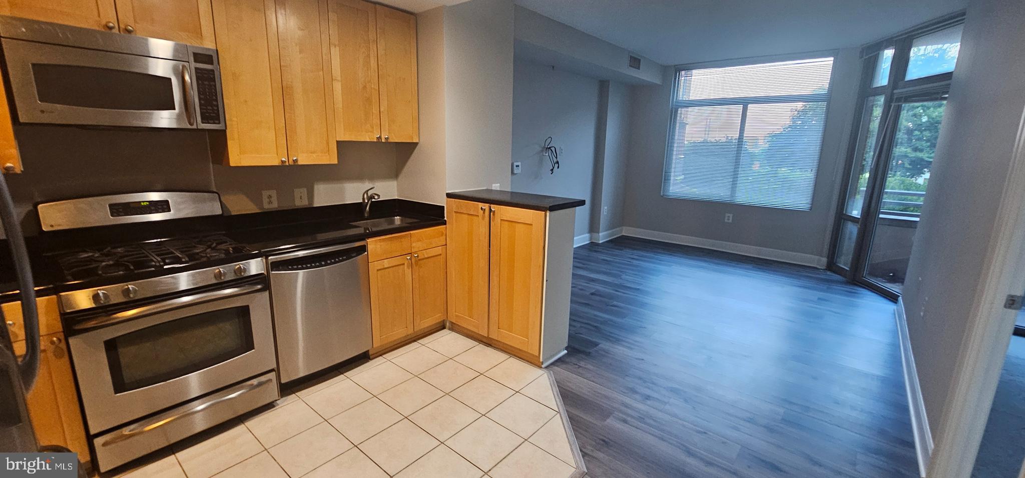 ECLIPSE ON CENTER PARK - Residential