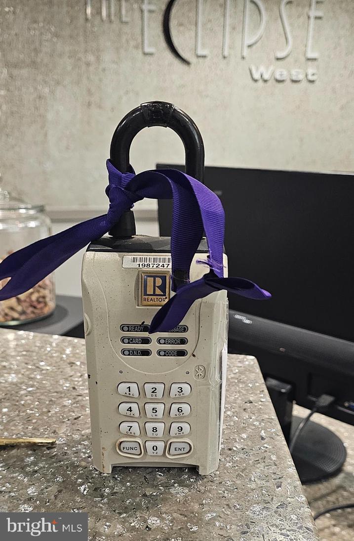 ECLIPSE ON CENTER PARK - Residential