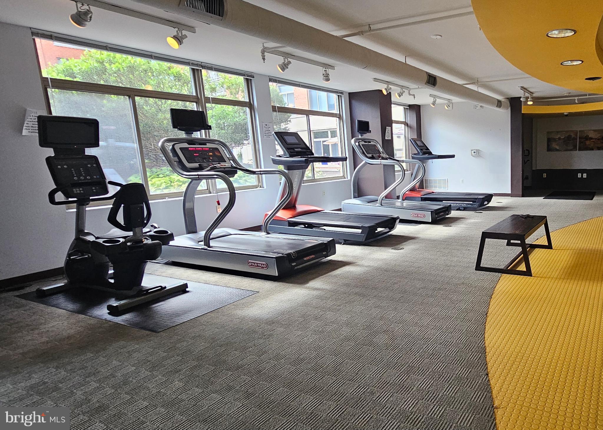 ECLIPSE ON CENTER PARK - Residential