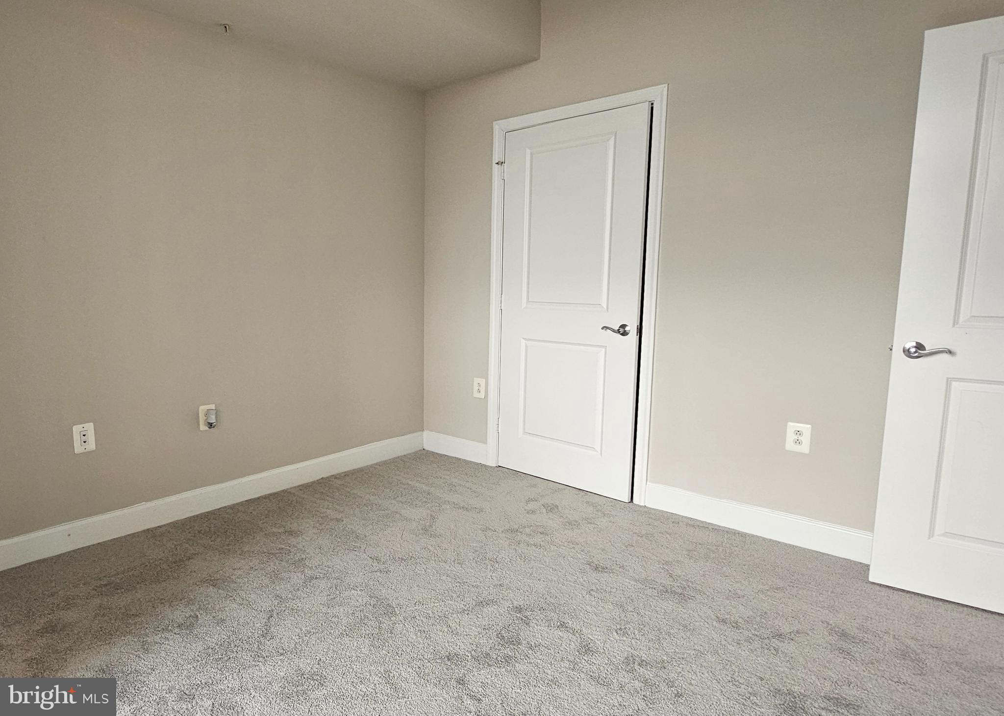 ECLIPSE ON CENTER PARK - Residential