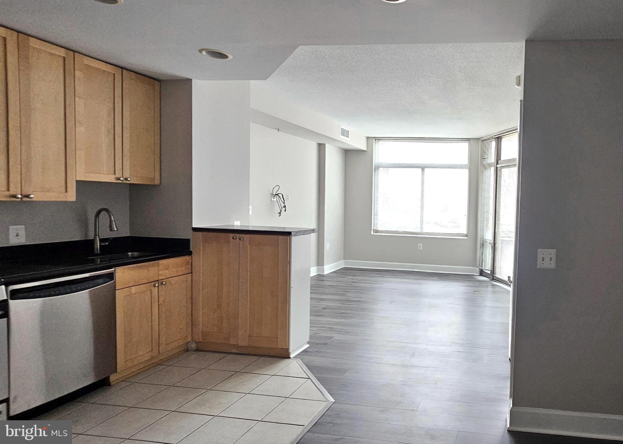 ECLIPSE ON CENTER PARK - Residential