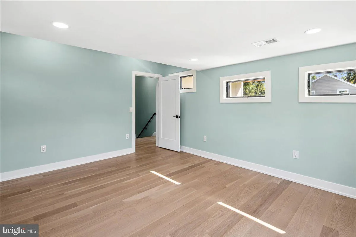 Princeton, New Jersey 08540, United States, 4 Bedrooms Bedrooms, ,4 BathroomsBathrooms,Residential,Contingent,215290